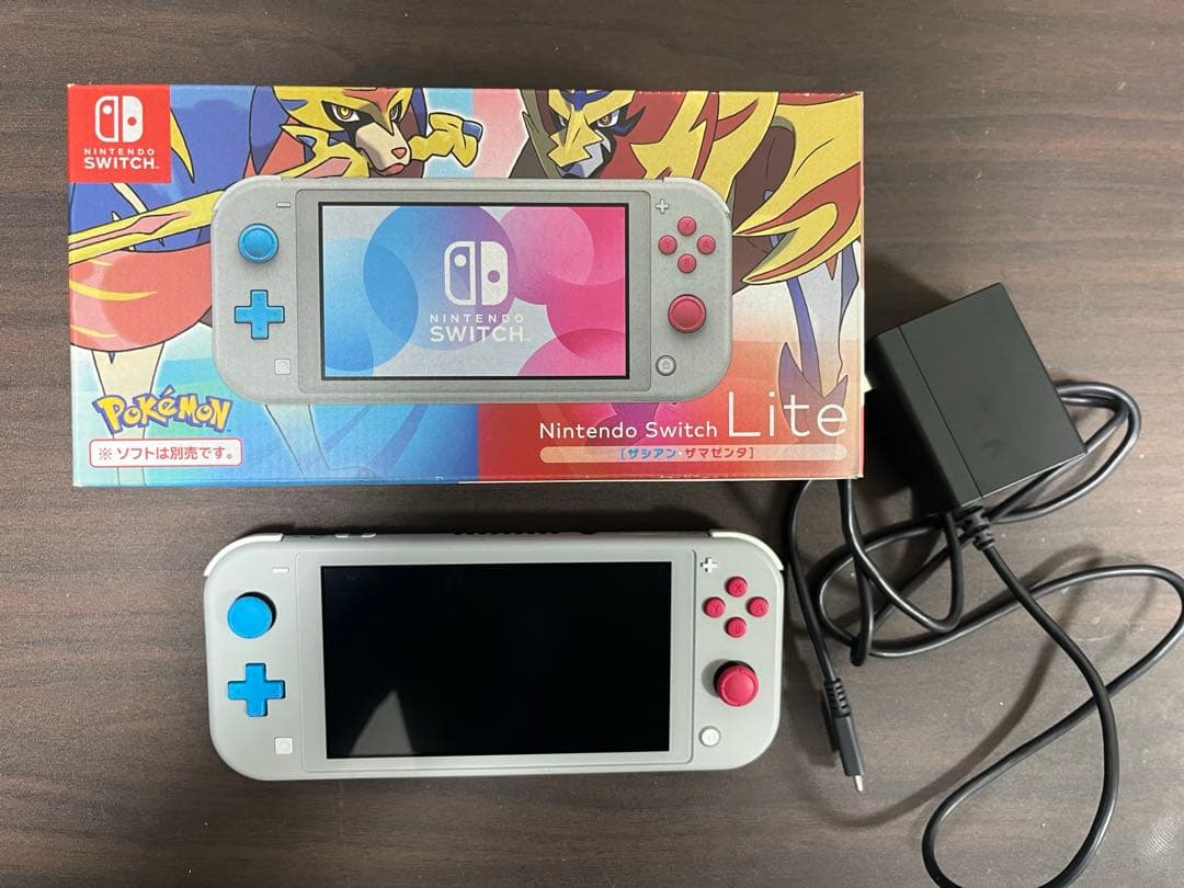 ニンテンドースイッチライト　　ポケモン特別デザイン