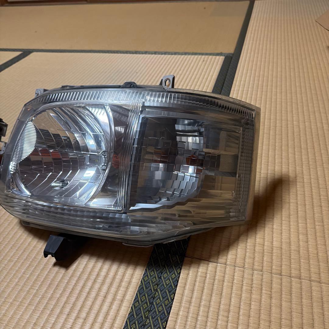 ハイエース3型ヘッドライト純正☆
