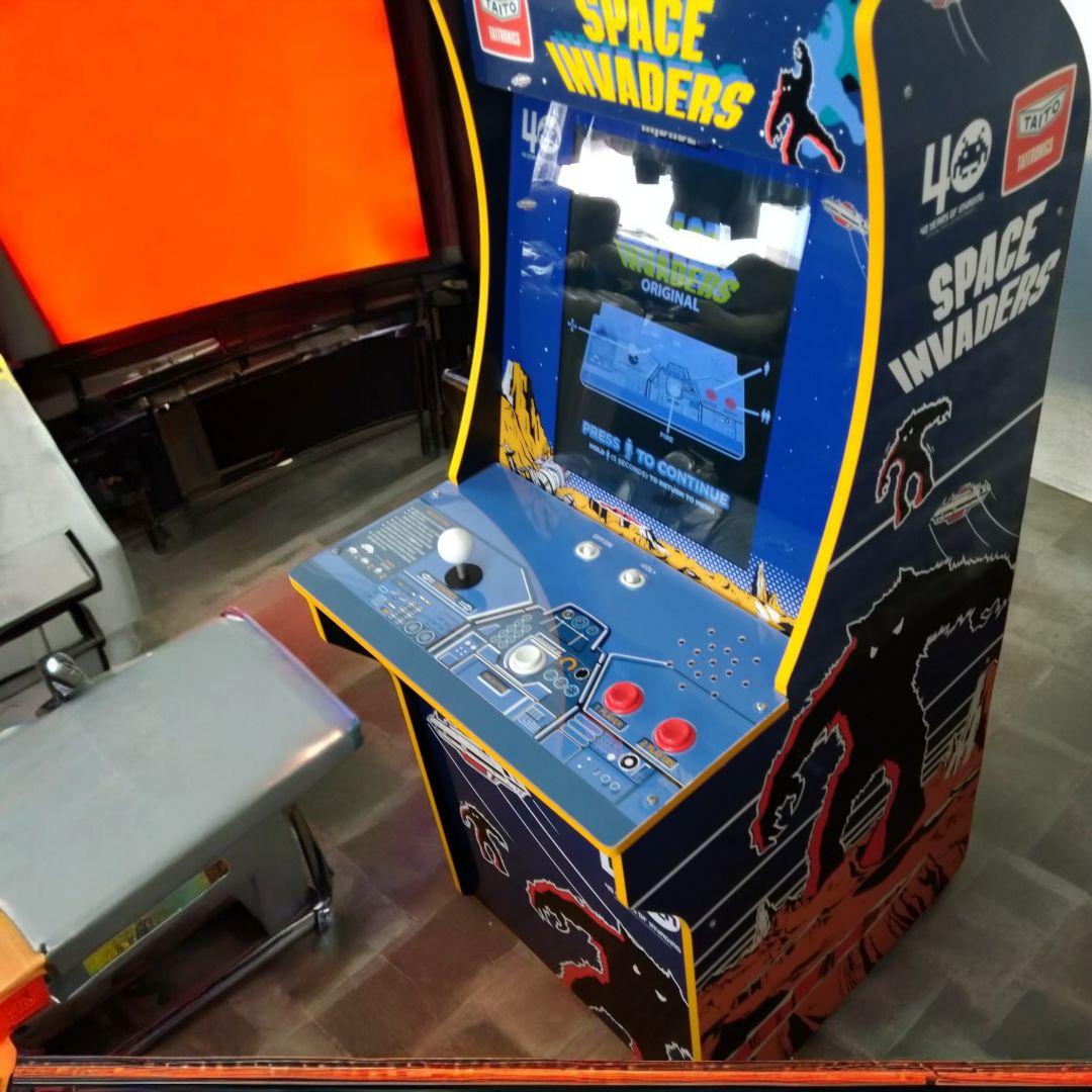 ARCADE1UP スペースインベーダー 40周年記念モデル　TAITO
