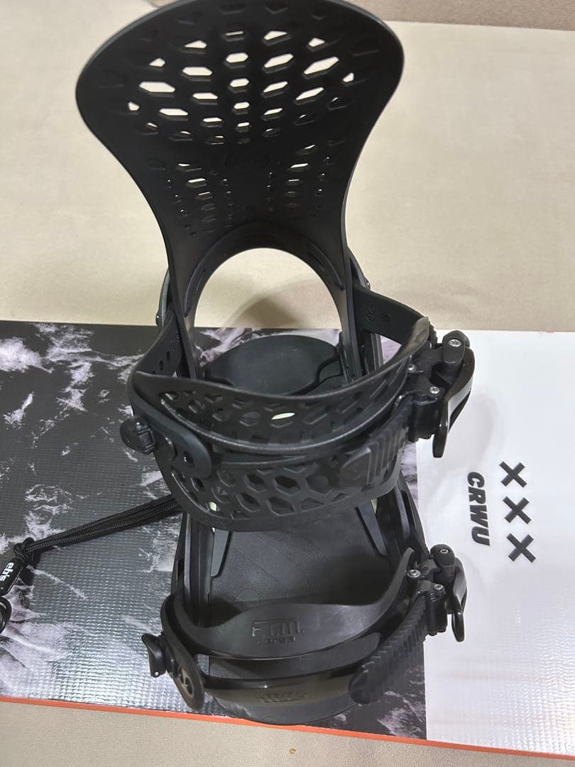 高年式スノーボードセットHEAD CRUW 143 × FLUX