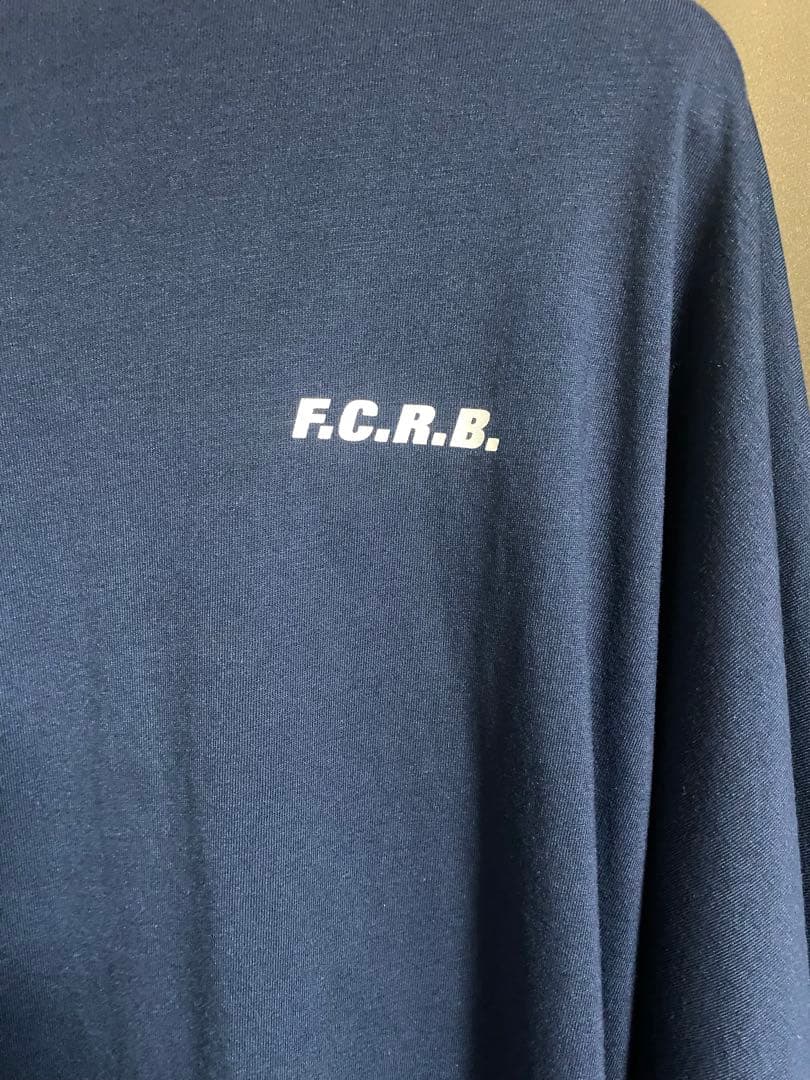 ぺ*y様 Bristolロゴ ネイビー 長袖カットソー F.C.R.B.