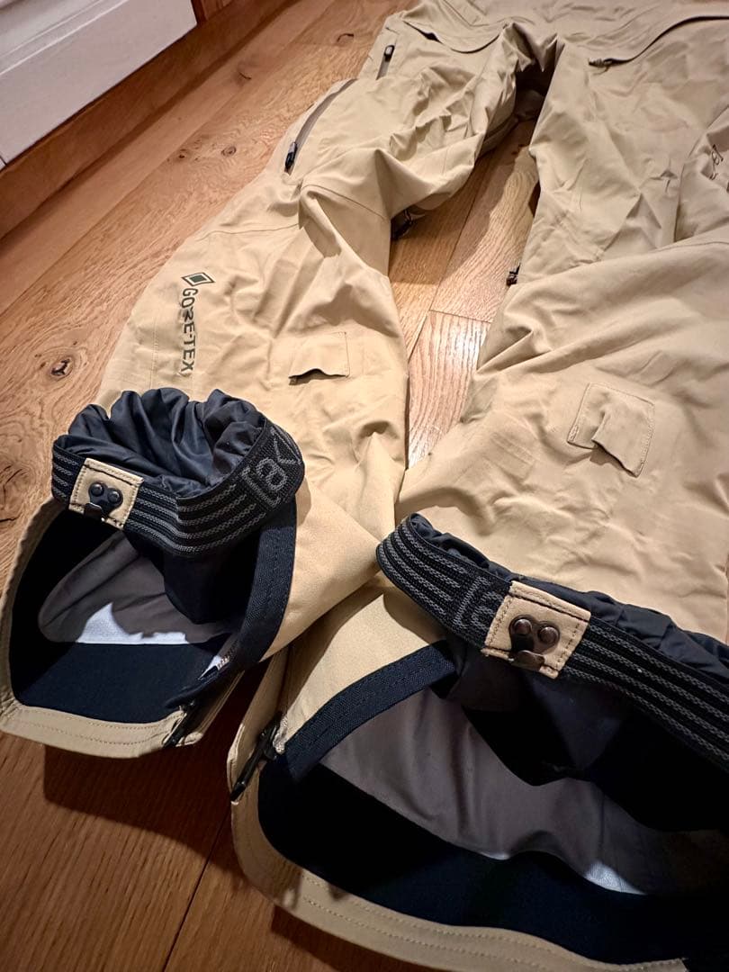 burton ak ヒブパンツ ベージュ スノーボードウェア