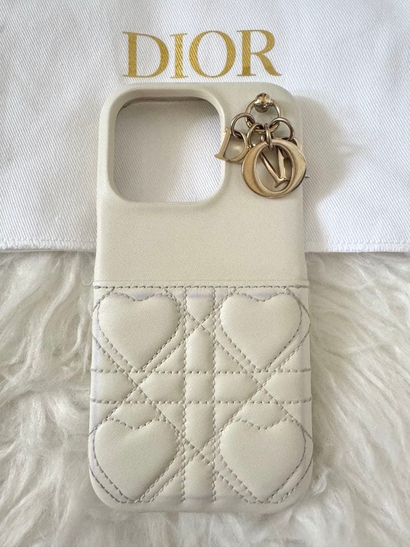 Dior ディオール✧✧✧iPhone ホワイト ハート型キルティング ケース