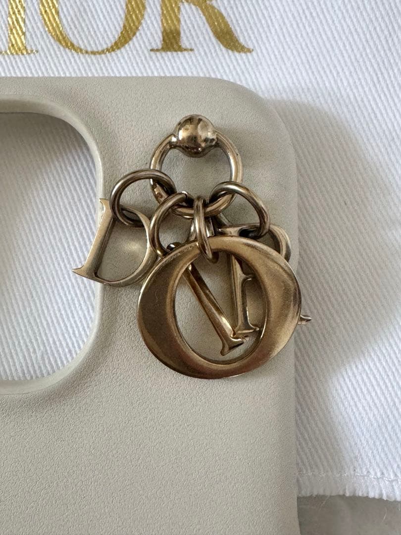 Dior ディオール✧✧✧iPhone ホワイト ハート型キルティング ケース
