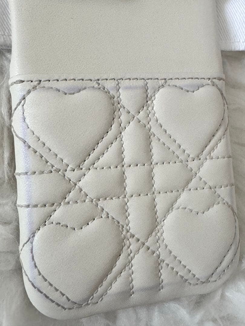 Dior ディオール✧✧✧iPhone ホワイト ハート型キルティング ケース