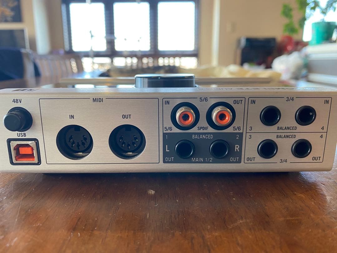 KOMPLETE AUDIO 6 オーディオインターフェイス