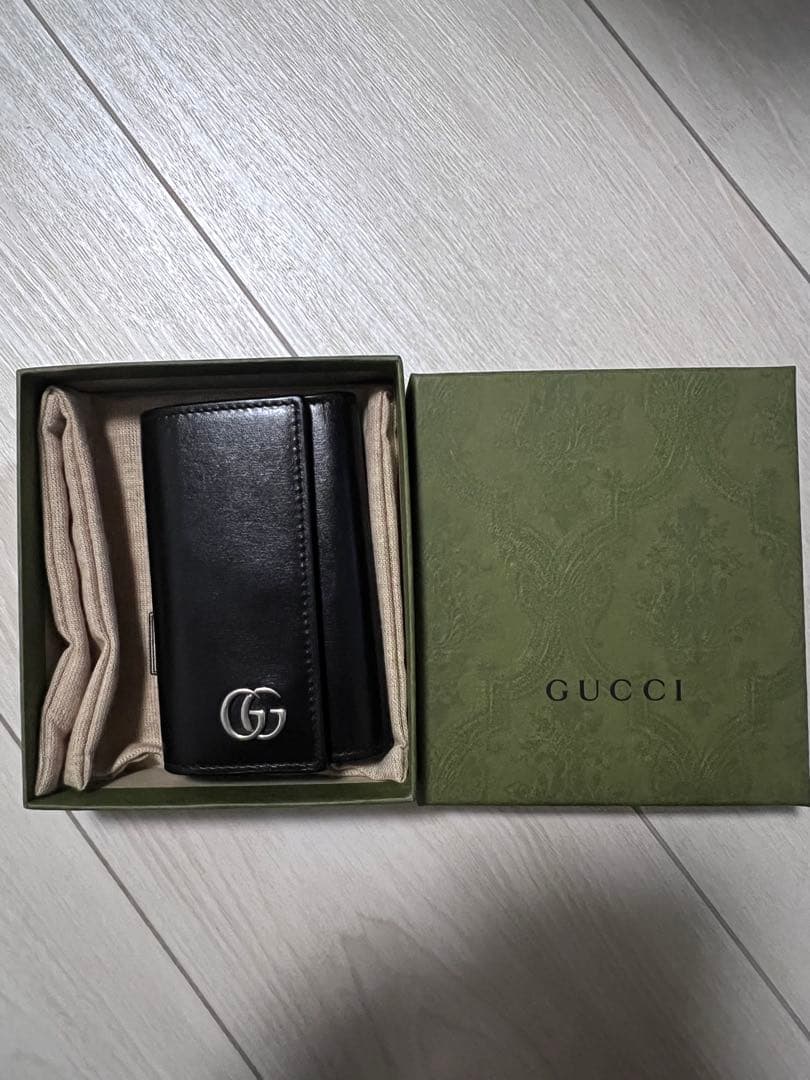 GUCCI ブラック レザー キーケース 箱付き