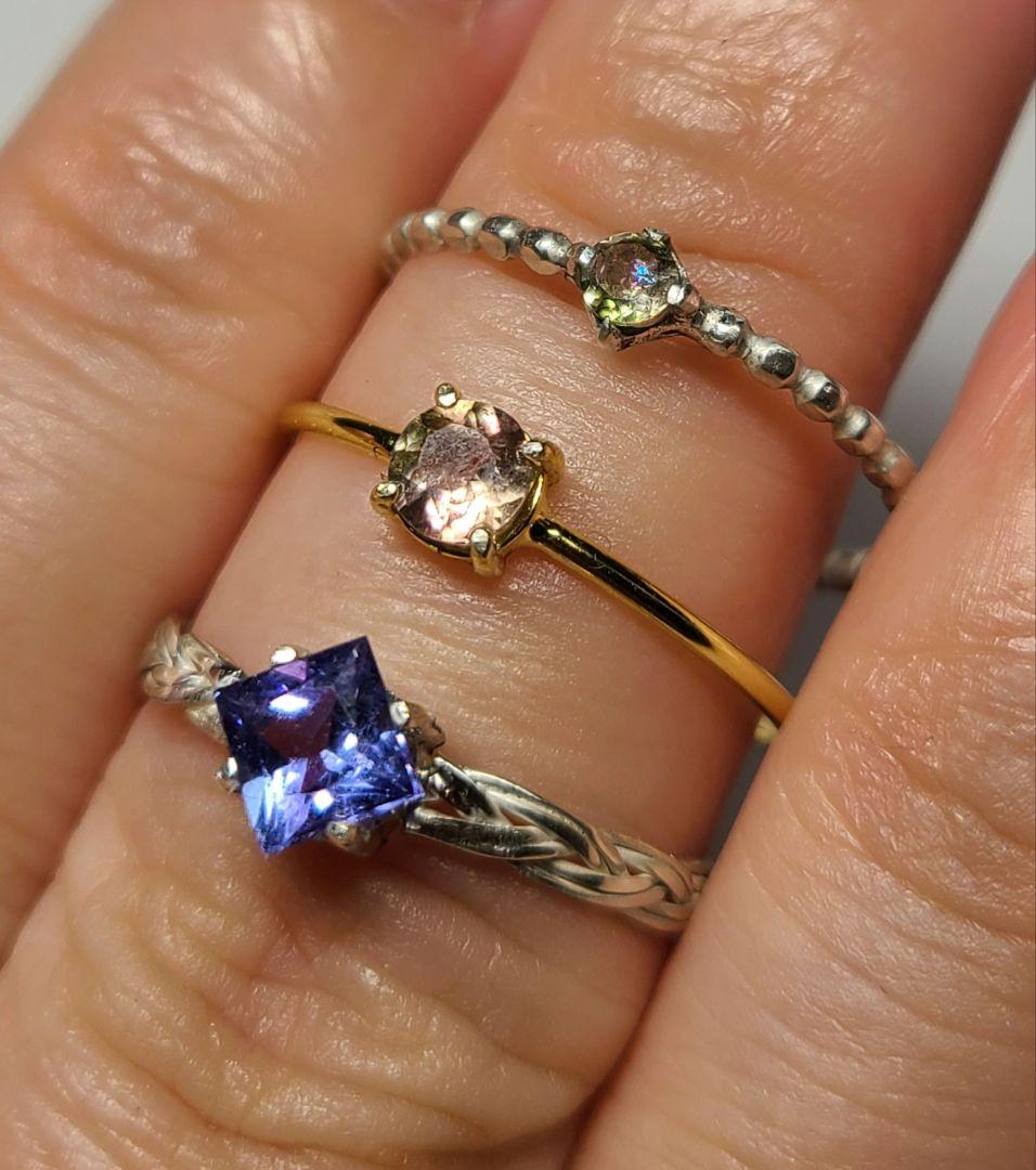 りりギラギラの煌めき美しいです♪★タンザニア産タンザナイトスクエアカット★