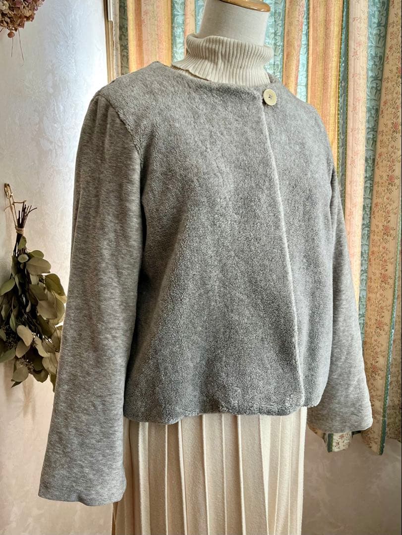 プリスティン　グレー フリース風 ボタン付きジャケット