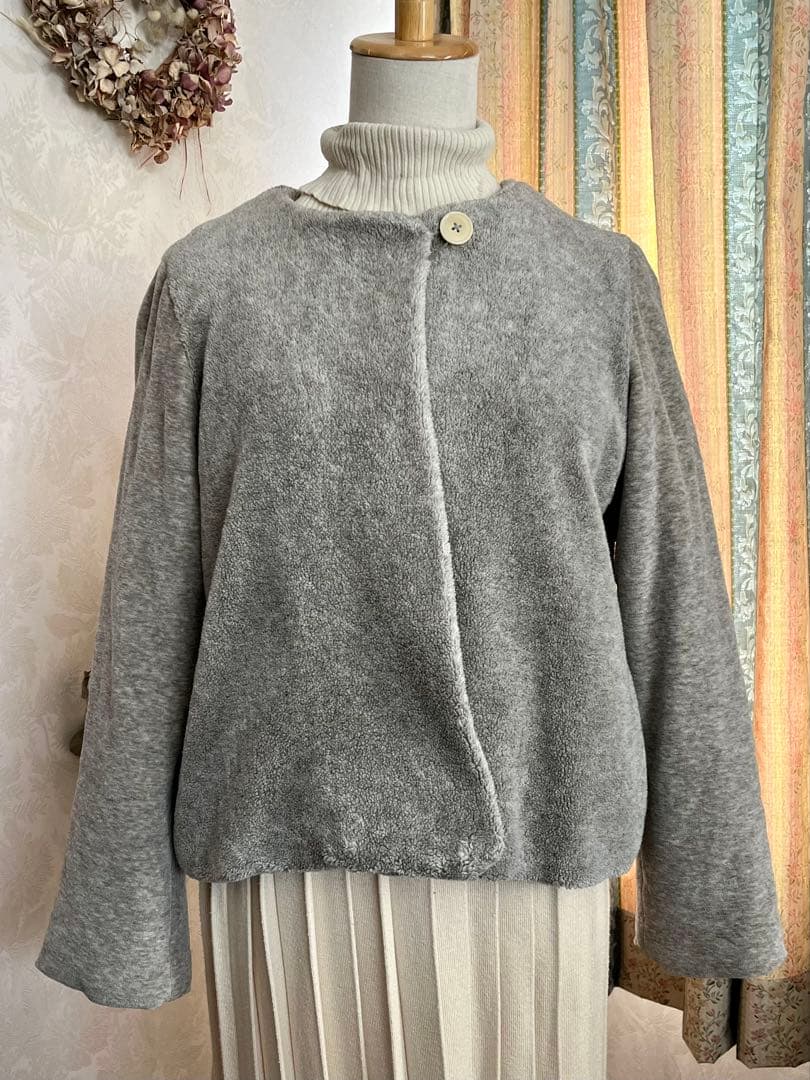 プリスティン　グレー フリース風 ボタン付きジャケット