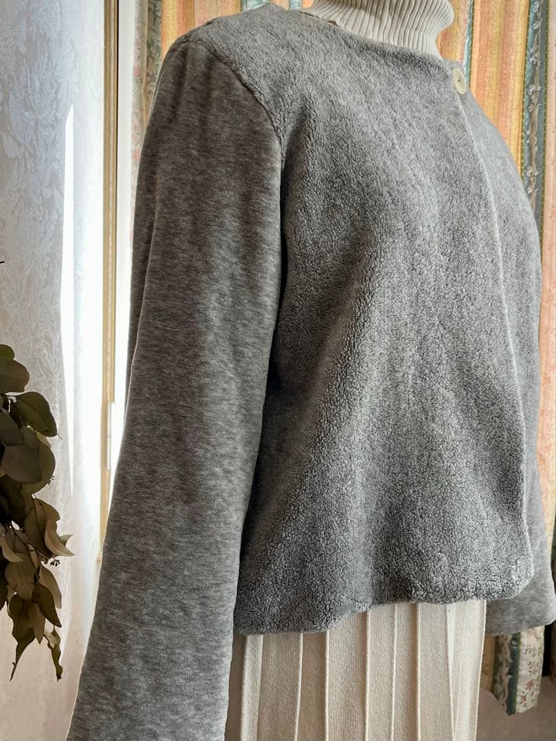 プリスティン　グレー フリース風 ボタン付きジャケット