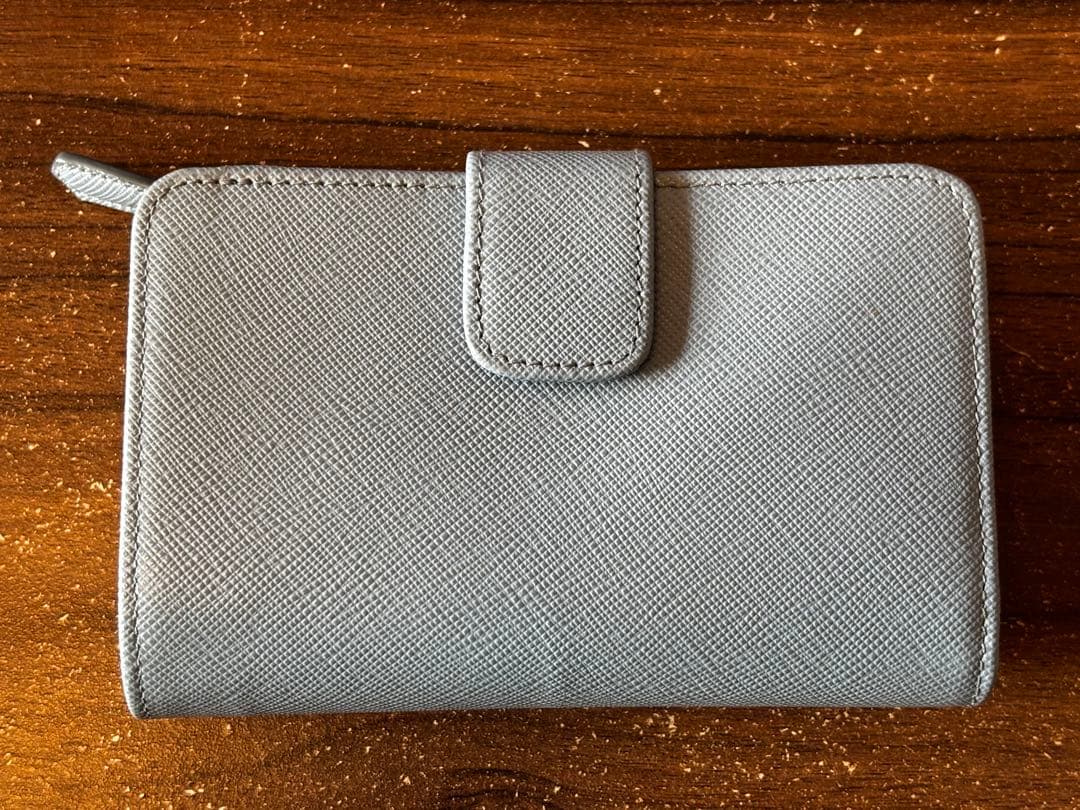 PRADA サフィアーノレザー 二つ折り財布 ライトブルー