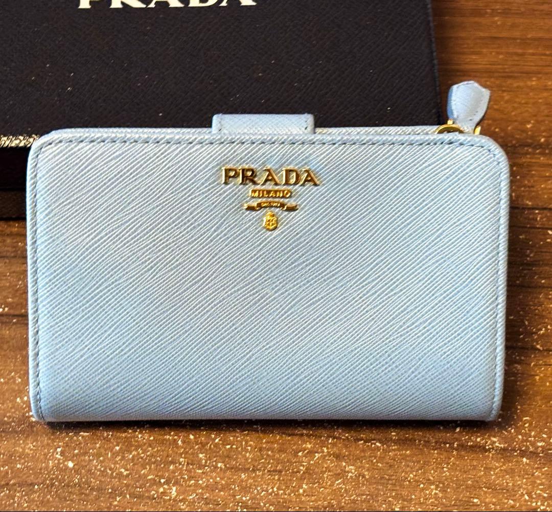 PRADA サフィアーノレザー 二つ折り財布 ライトブルー