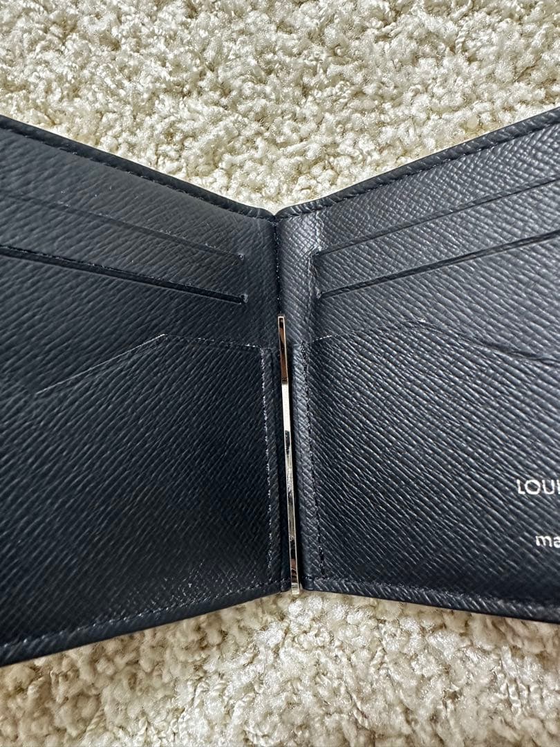 LOUIS VUITTON ルイヴィトン　タイガ　二つ折り財布　黒