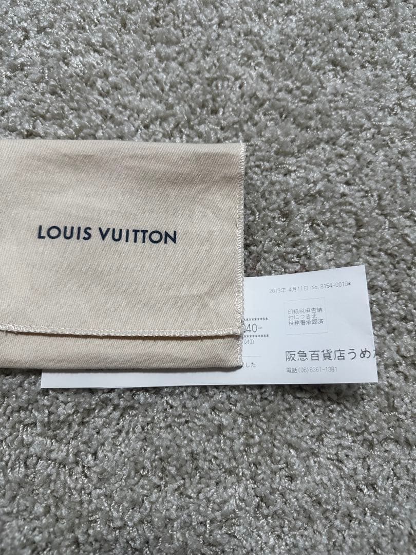 LOUIS VUITTON ルイヴィトン　タイガ　二つ折り財布　黒