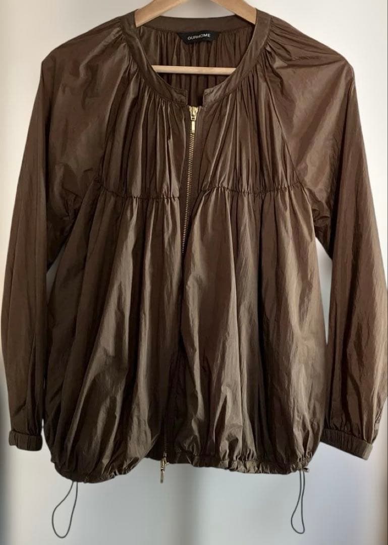 OUR アワーホーム　たっぷりギャザーの綺麗めブルゾン