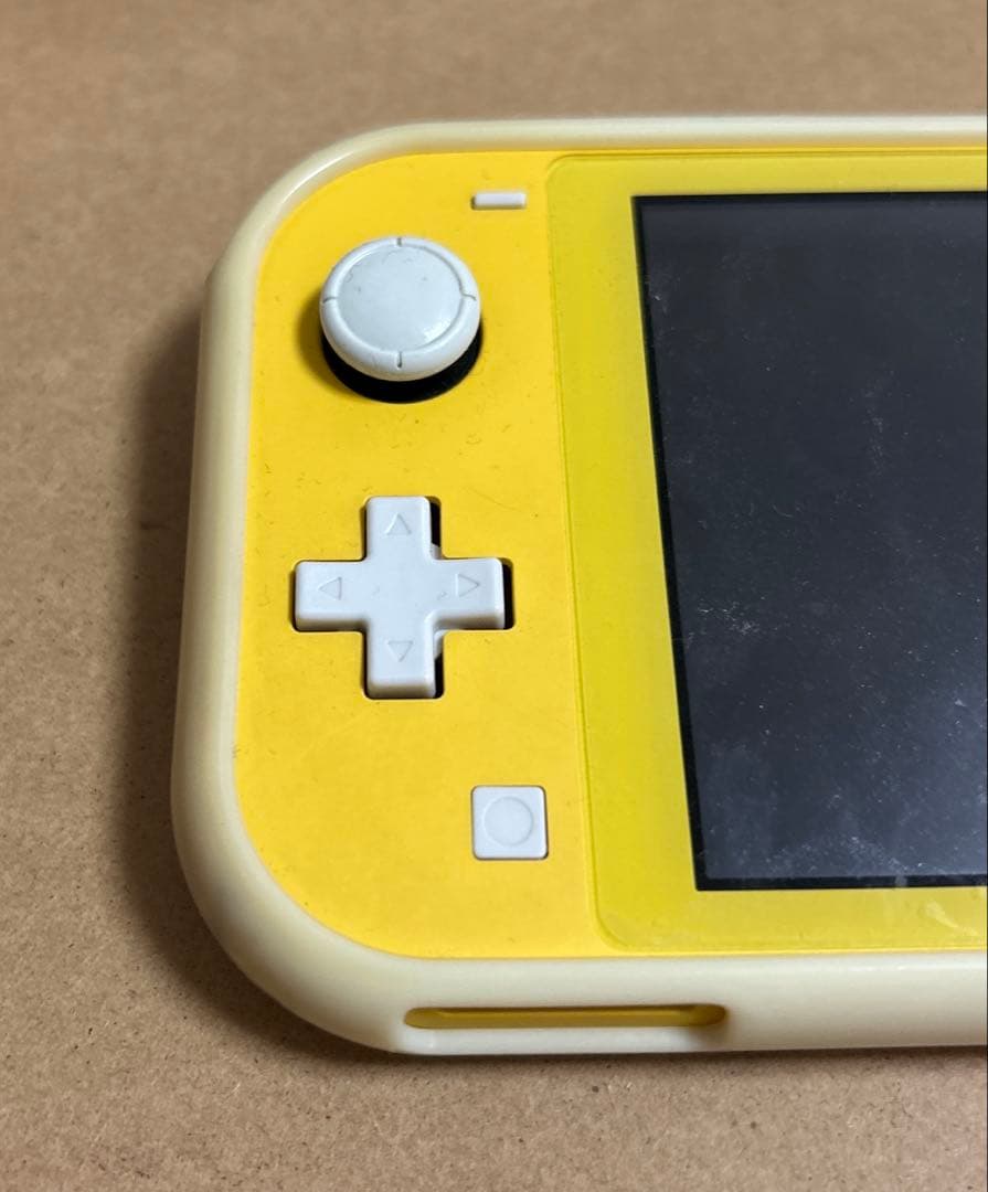 Nintendo Switch Lite イエロー　本体ケース付き