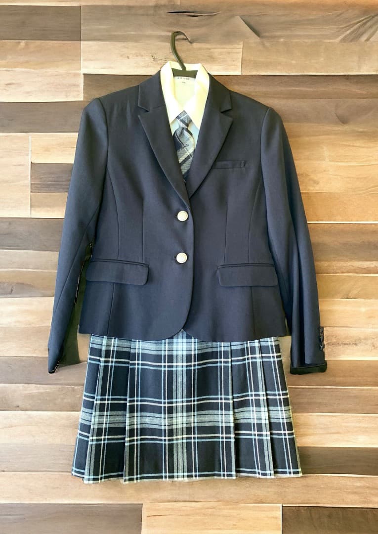 150cm。卒業式、ポンポネット　フォーマルスーツセット、シャツ、ネクタイ付き