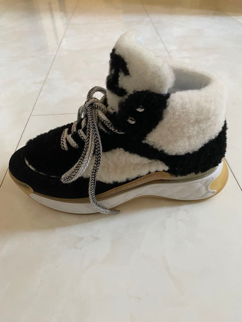 美品 シャネル ムートン ハイカット スニーカー 36 23cm CHANEL