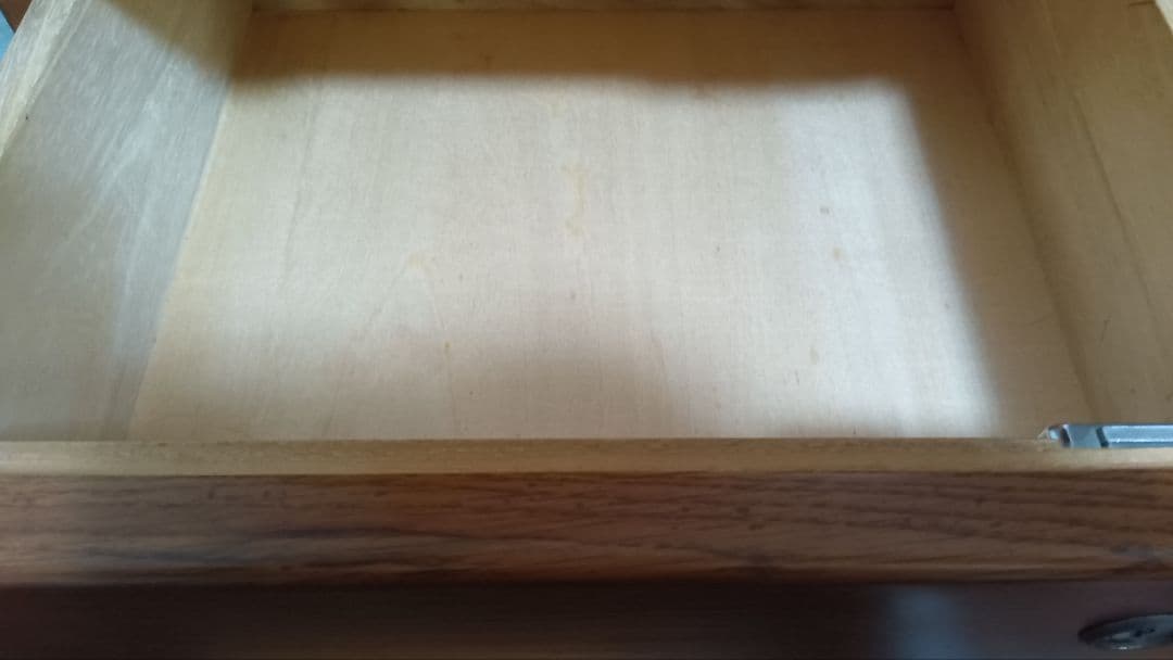 レトロハイチェスト、８段高さ112.5センチ。有限会社カシワギ。