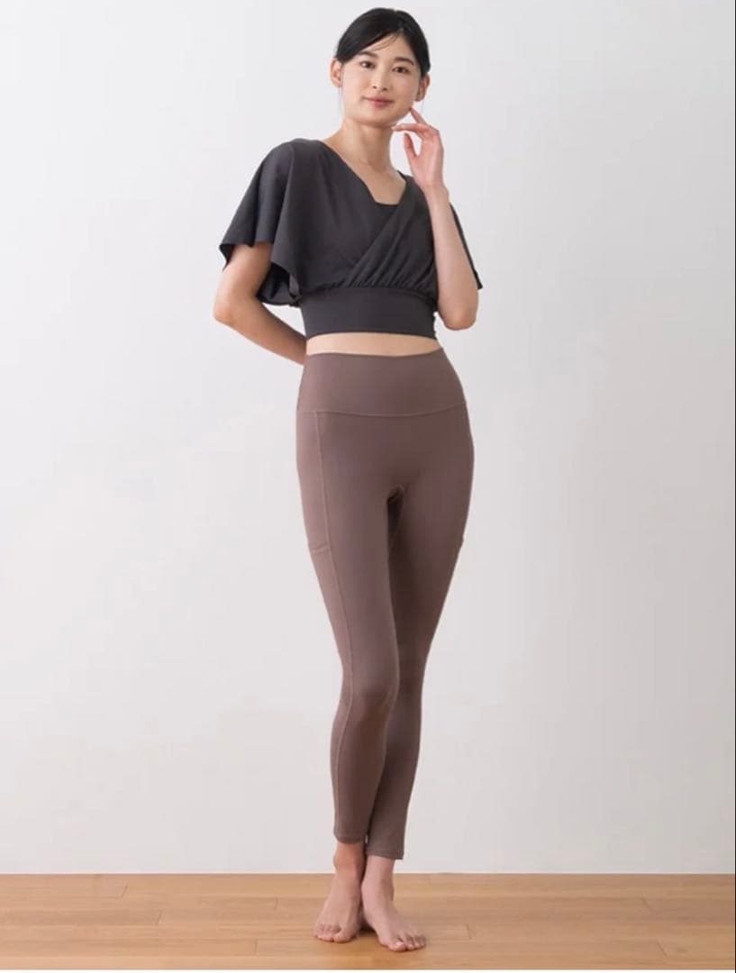 【新品未使用】【SUKALA】ブラトップ付きバルーンカシュクールトップス／S