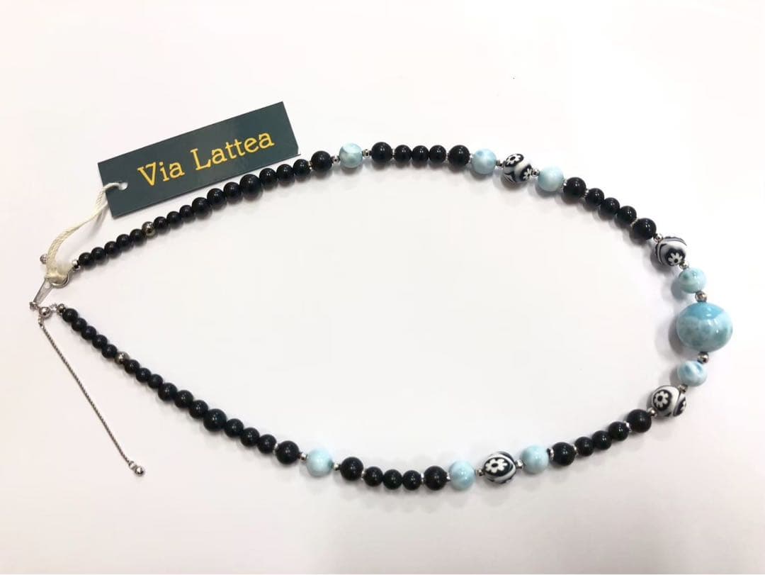 ☆K18 WG　黒水色石付ネックレス