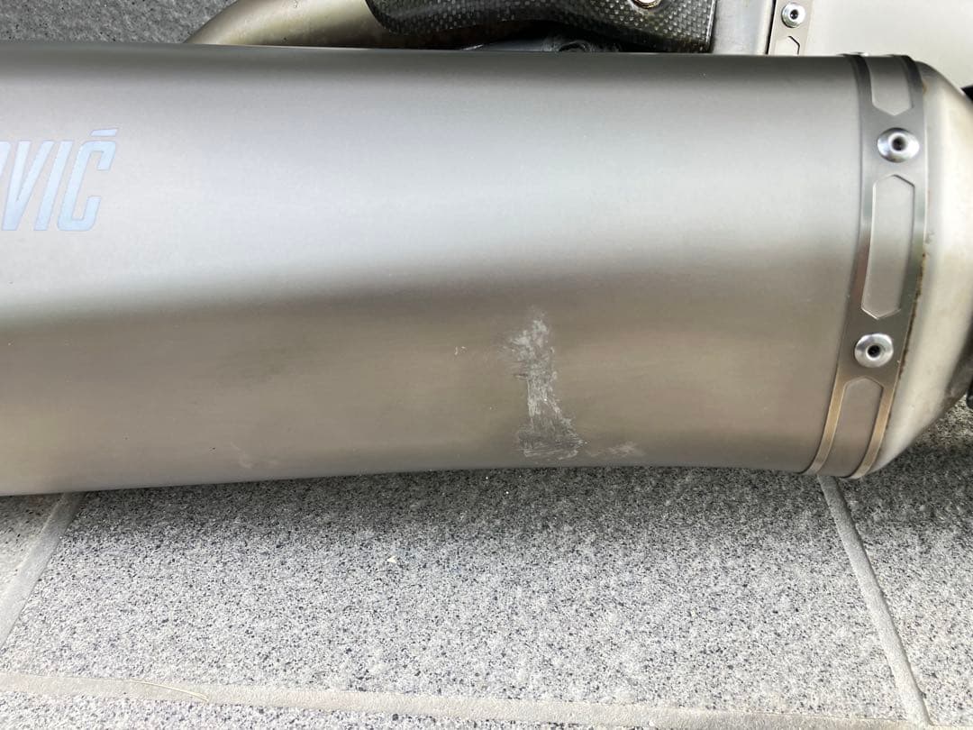 アクラポビッチ スリップオンマフラー  K1600GT、K1600GTL