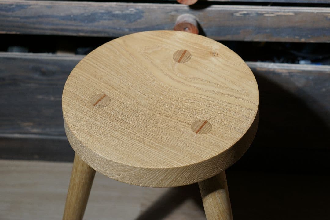 ​【職人作】無垢材のモダン・スツール｜栗 椅子 サイドテーブル 花台