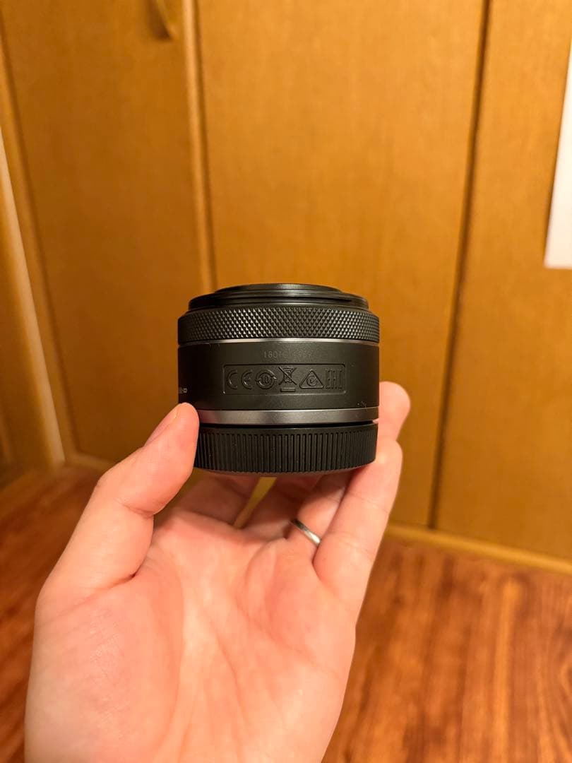 【美品】Canon RF50mm f1.8 stm（レンズフード、フィルター付）