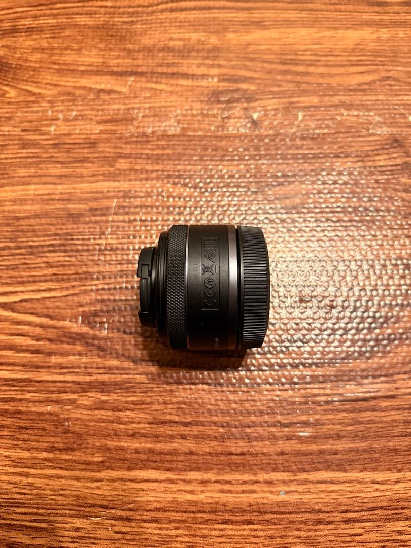 【美品】Canon RF50mm f1.8 stm（レンズフード、フィルター付）