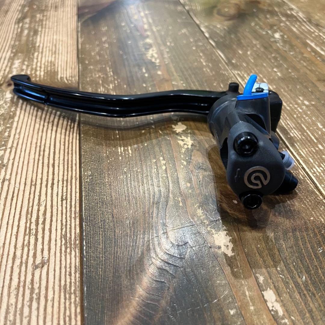 ブレンボ ラジアルブレーキマスターシリンダー φ16×18