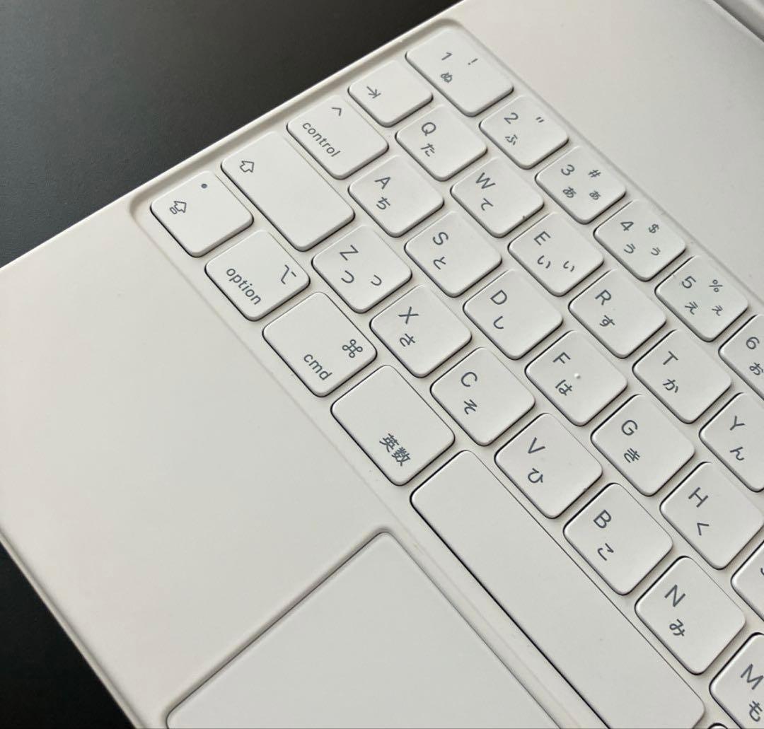 【極美品】Apple iPad Magic Keyboard ホワイト