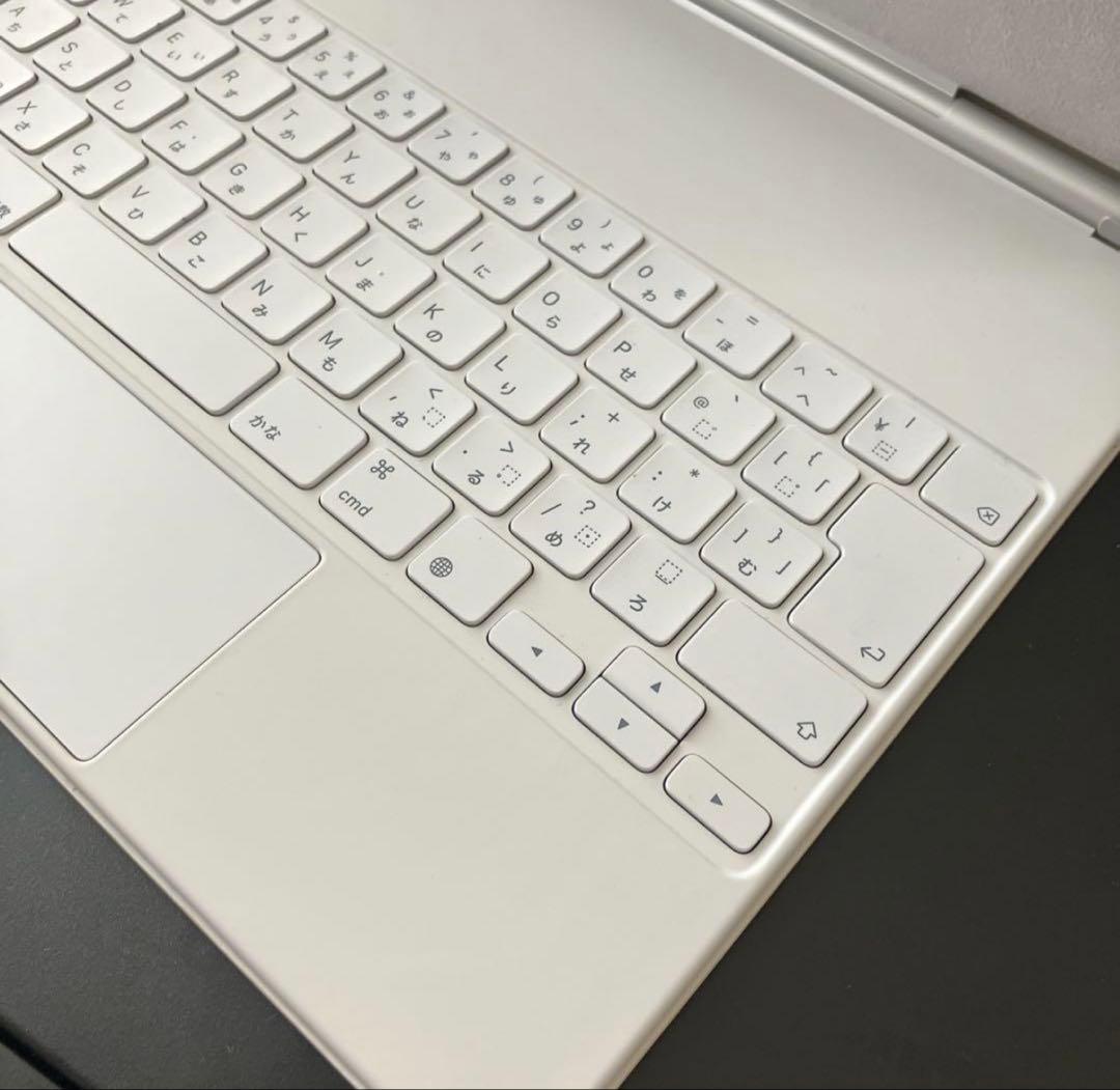 【極美品】Apple iPad Magic Keyboard ホワイト
