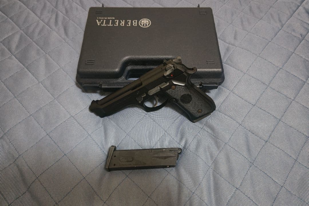 東京マルイベレッタ m92F ガスガン 専用ケース付き