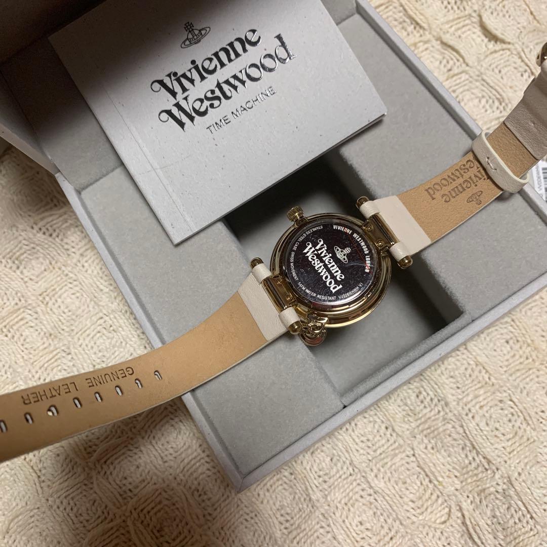 新品⭐︎VivienneWestwood 腕時計 オーブ ホワイト文字盤 白ベルト