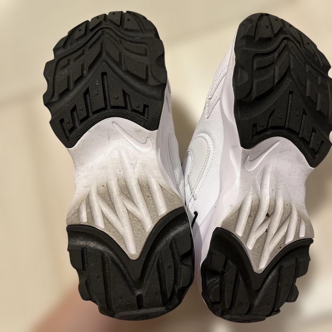 靴 NIKE TC7900 23.5