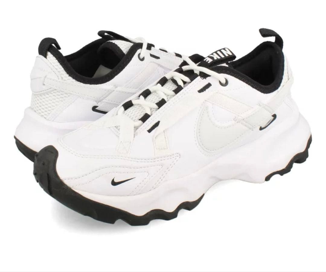 靴 NIKE TC7900 23.5