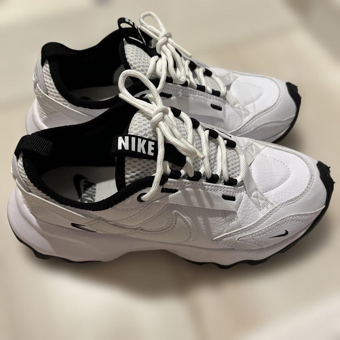 靴 NIKE TC7900 23.5