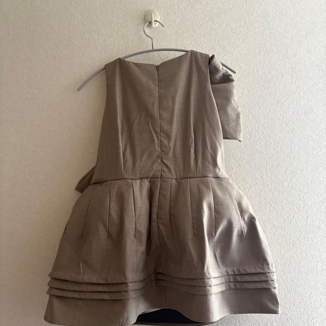 Bibiy sarah ribbon top ベージュ