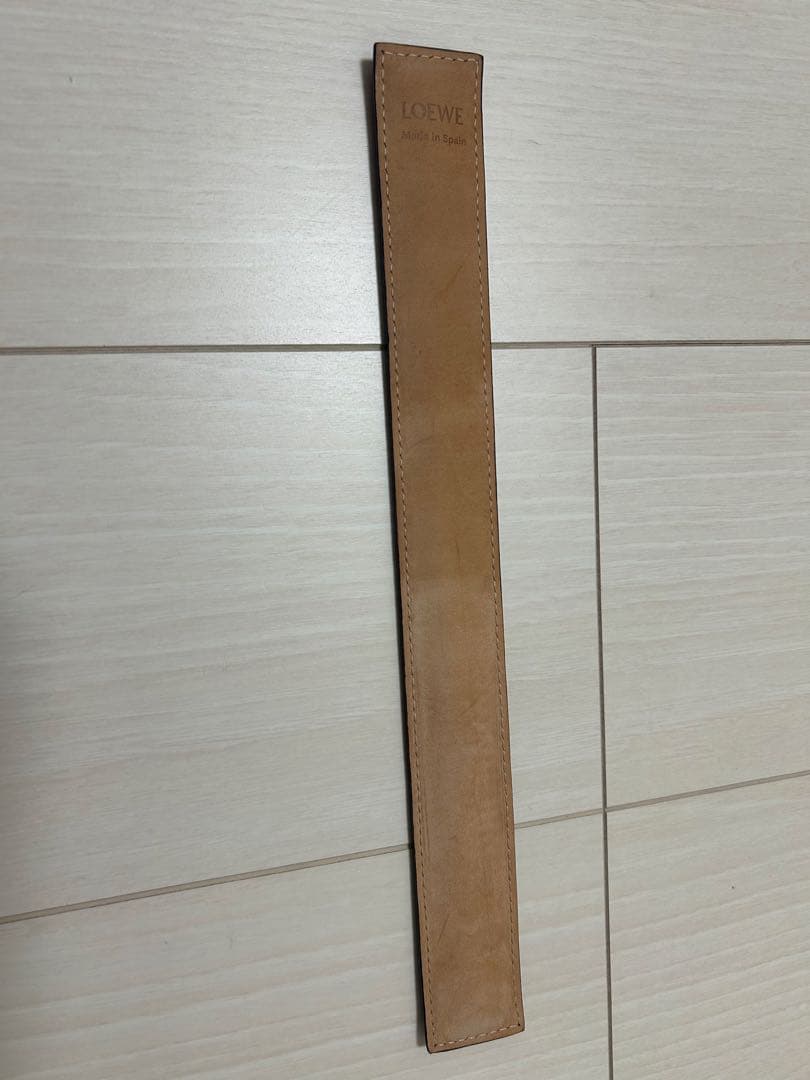 ロエベ　レザーブレスレット　バングル