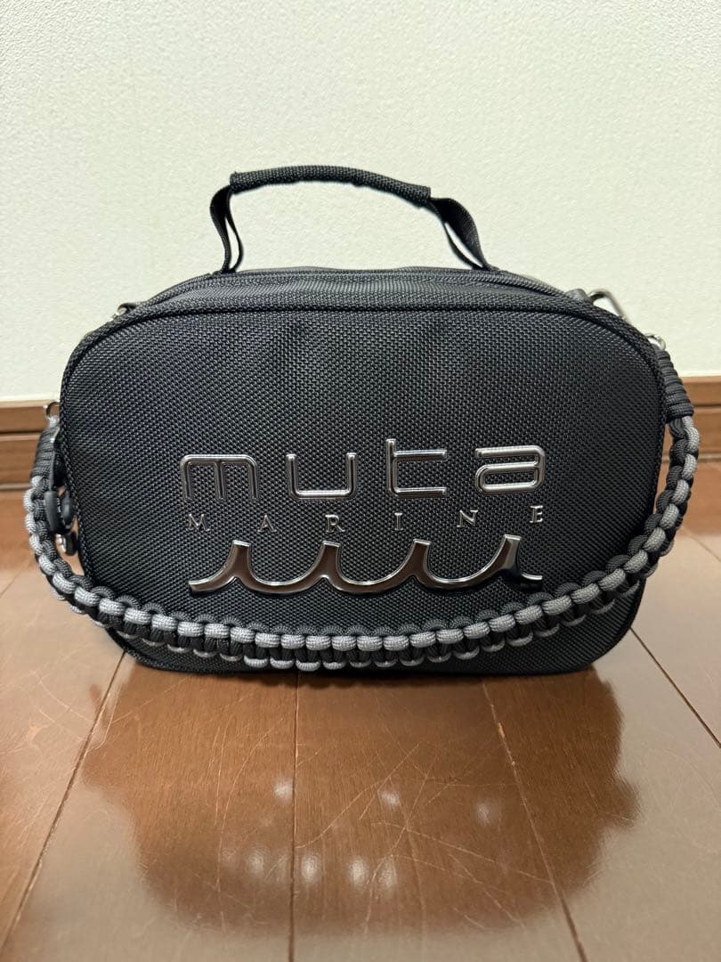 muta ムータ　KIDS ミニポーチバッグ　ブラック