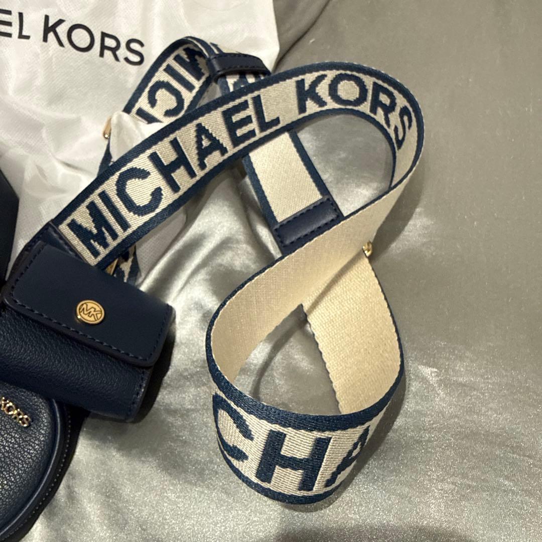 【ロゴストラップあり】MICHAEL KORS ネイビー ショルダーバッグ