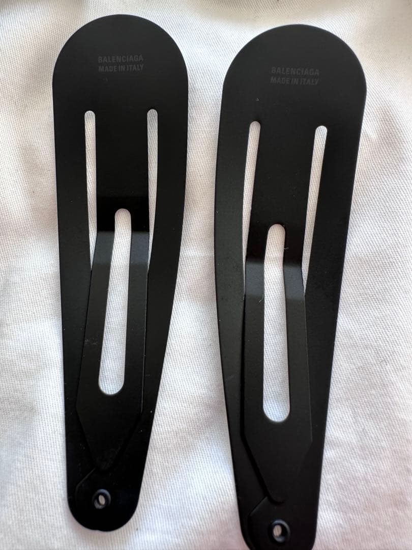 BALENCIAGA ヘアピン ブラック
