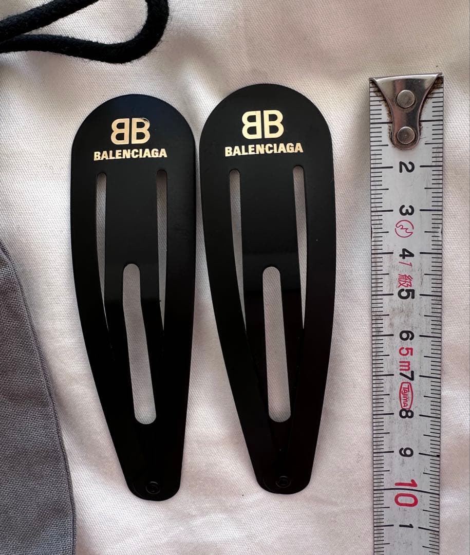 BALENCIAGA ヘアピン ブラック
