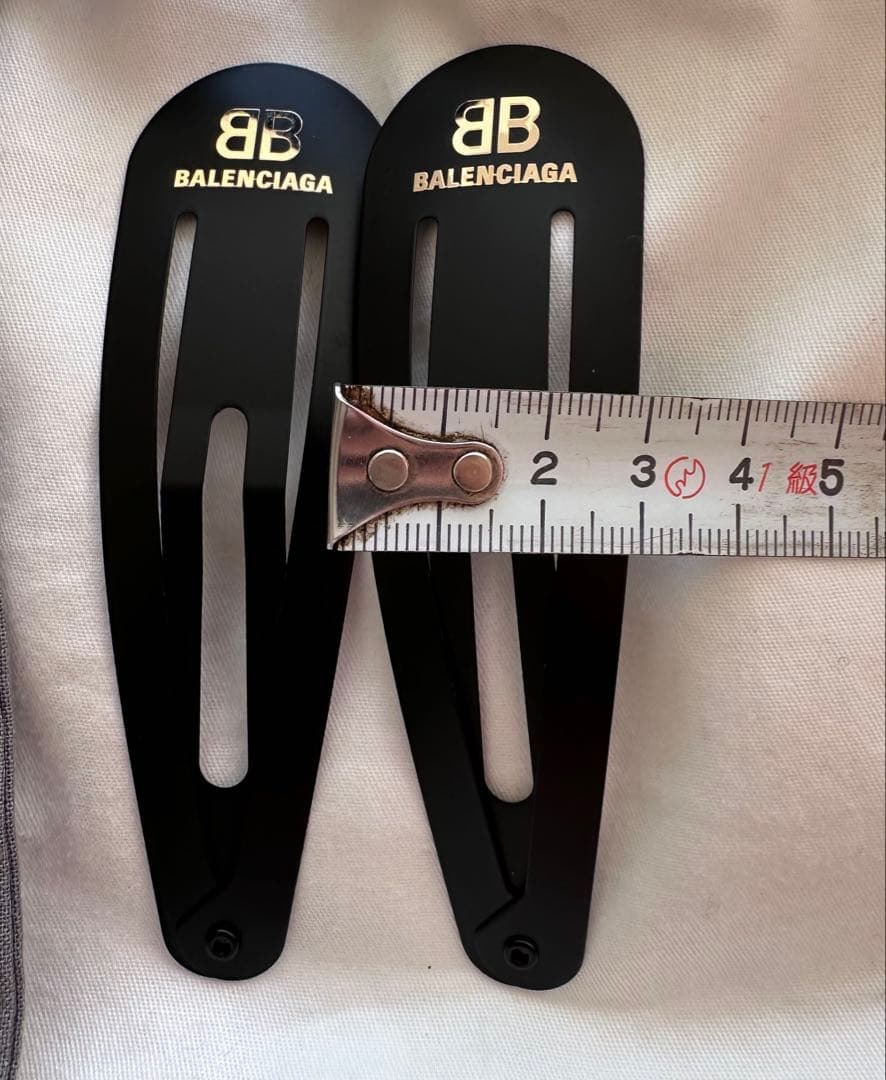 BALENCIAGA ヘアピン ブラック