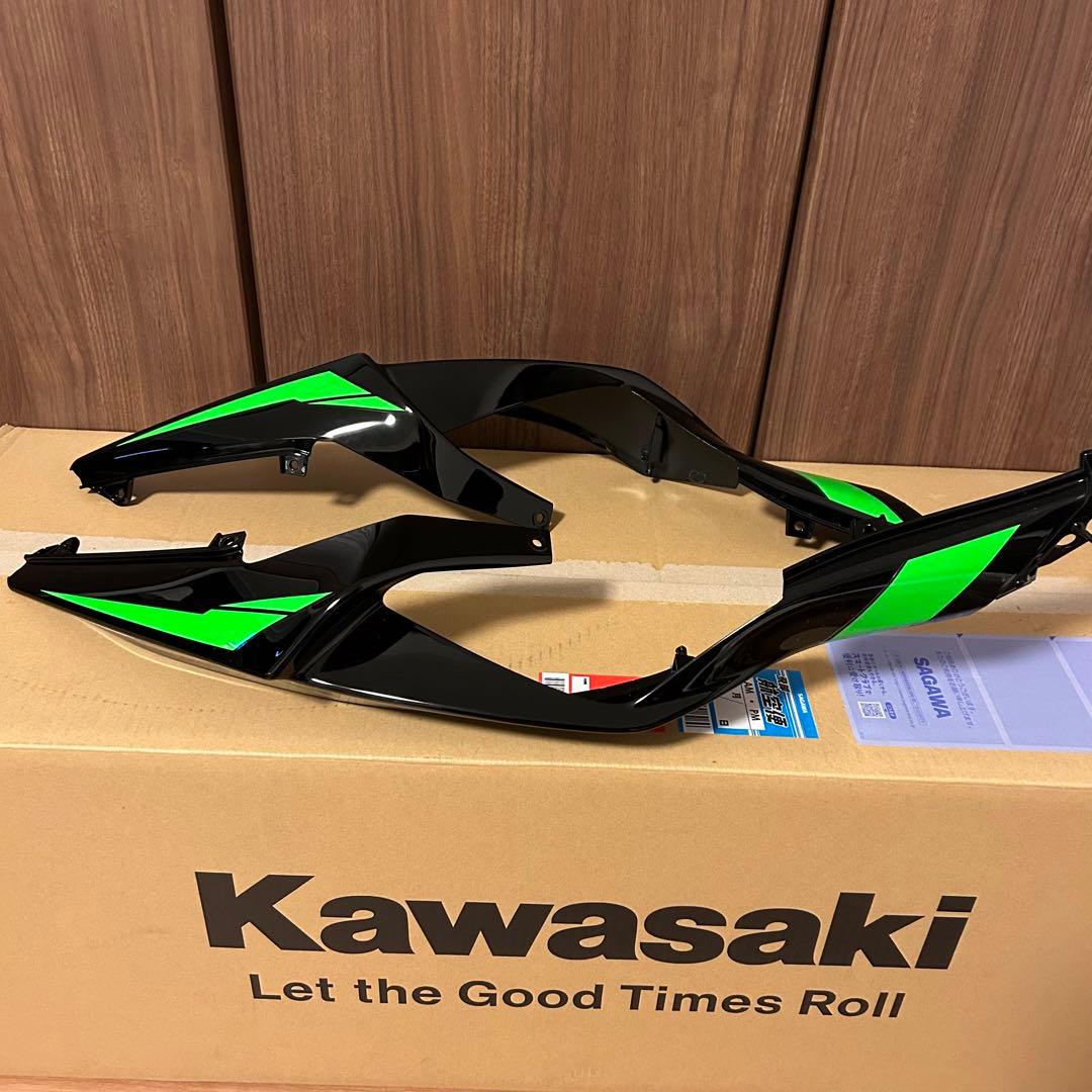 Ninja zx6r カウル・タンク7点セット1/2