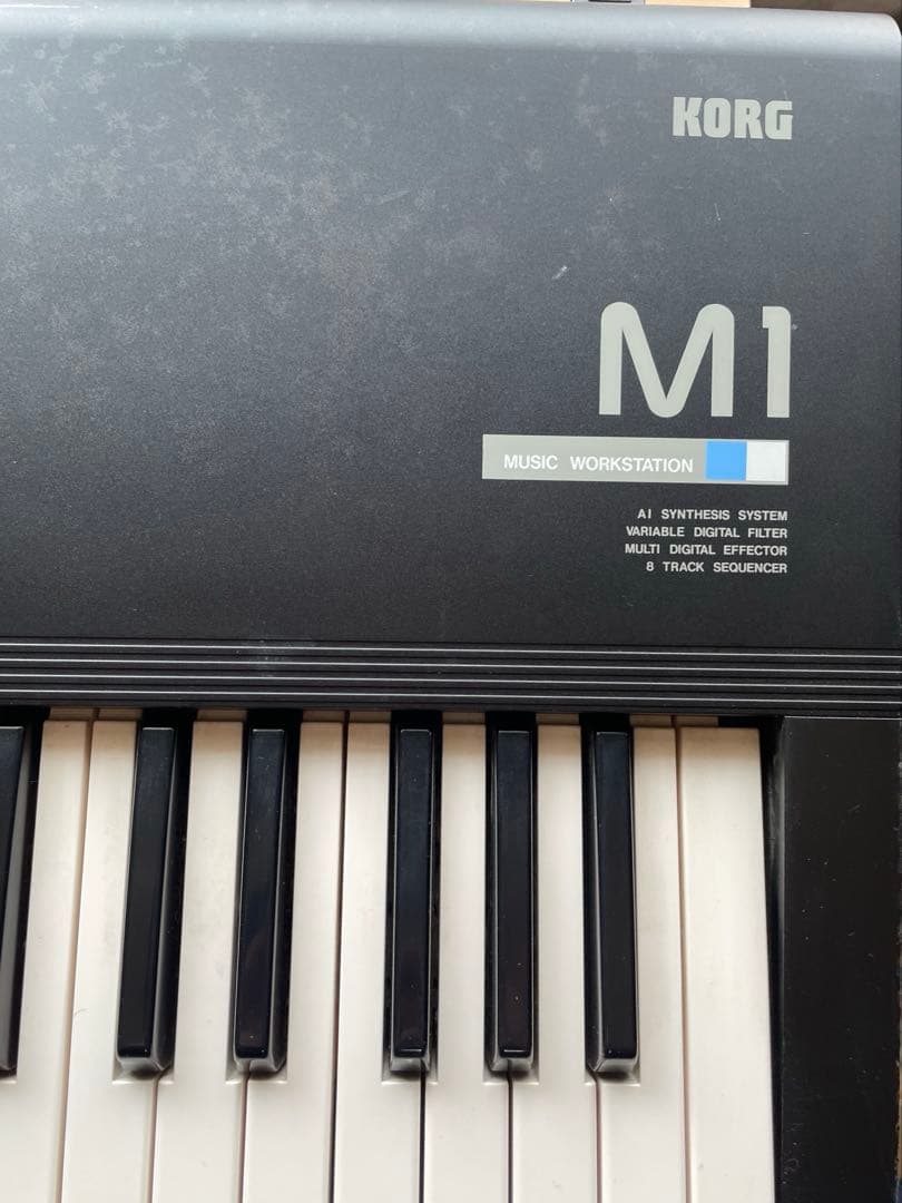 KORG コルグ M1 シンセサイザー