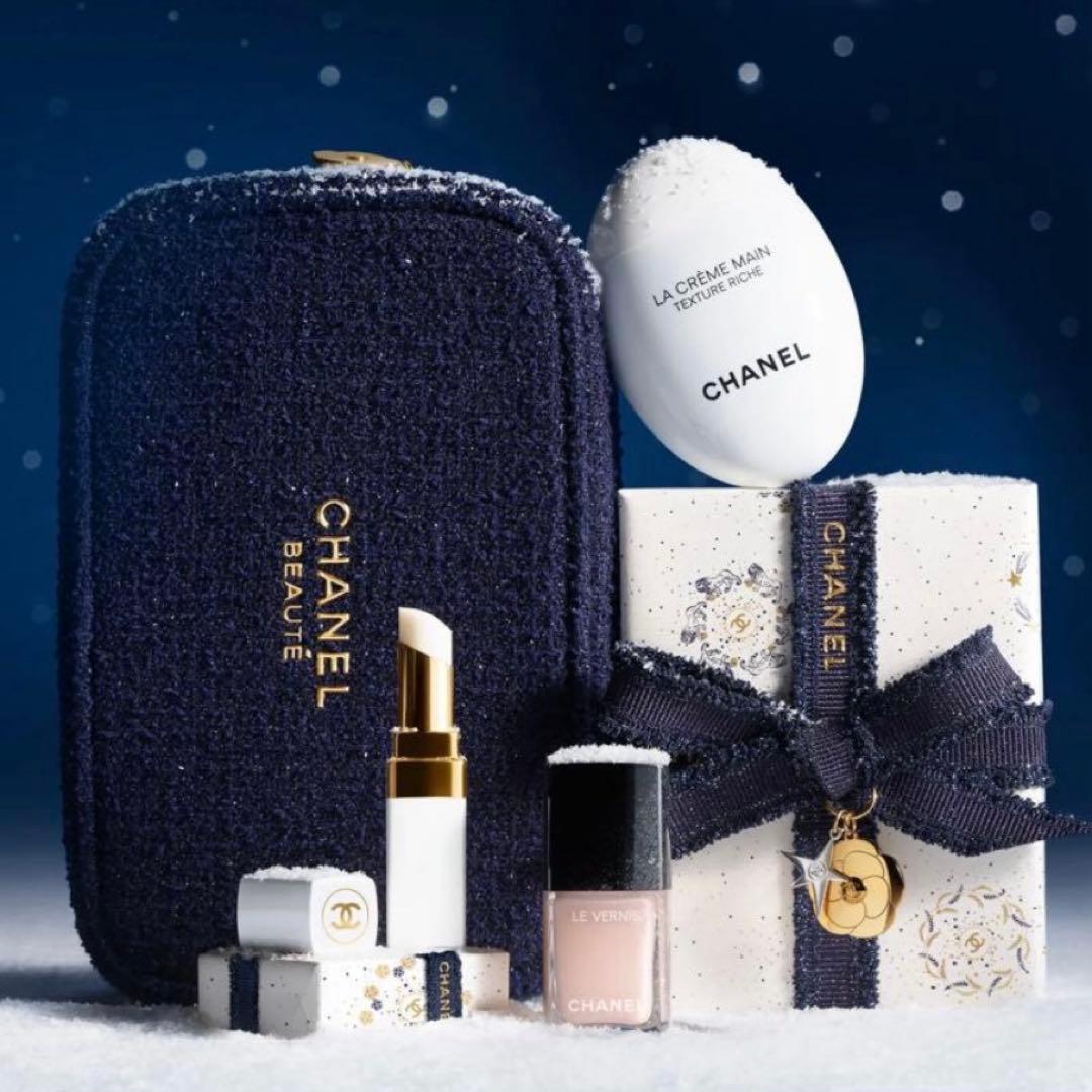 CHANEクリスマス 2025 限定ポーチ付き