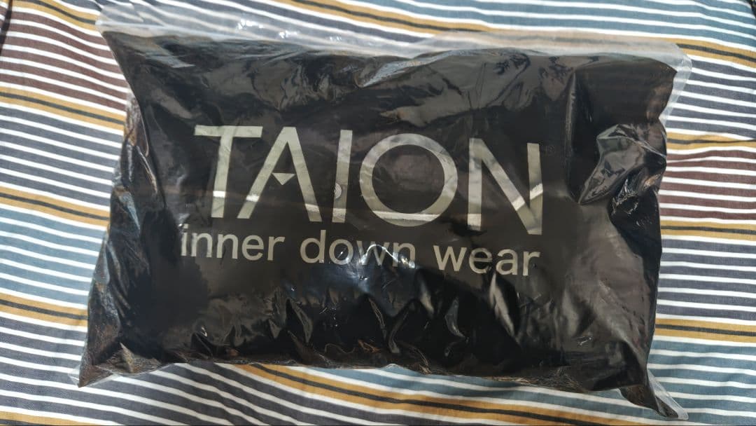 taion ミリタリーダウンケープ　カーキ