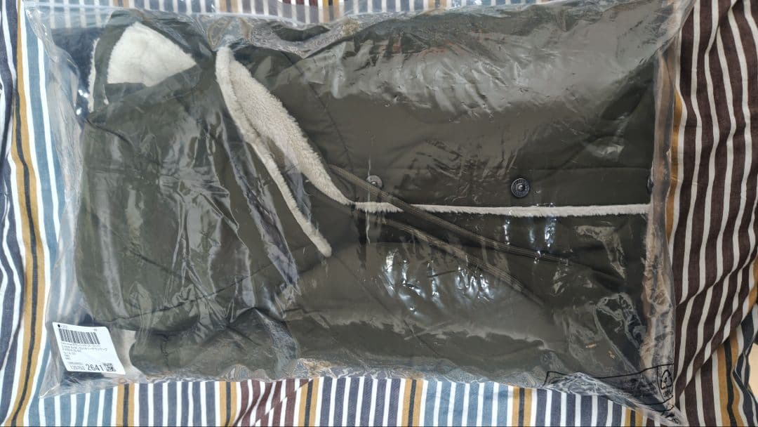 taion ミリタリーダウンケープ　カーキ